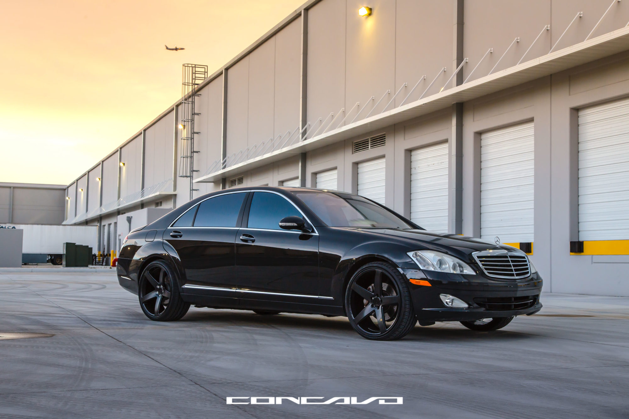 Mercedes Benz S550 on 22" CW5.
