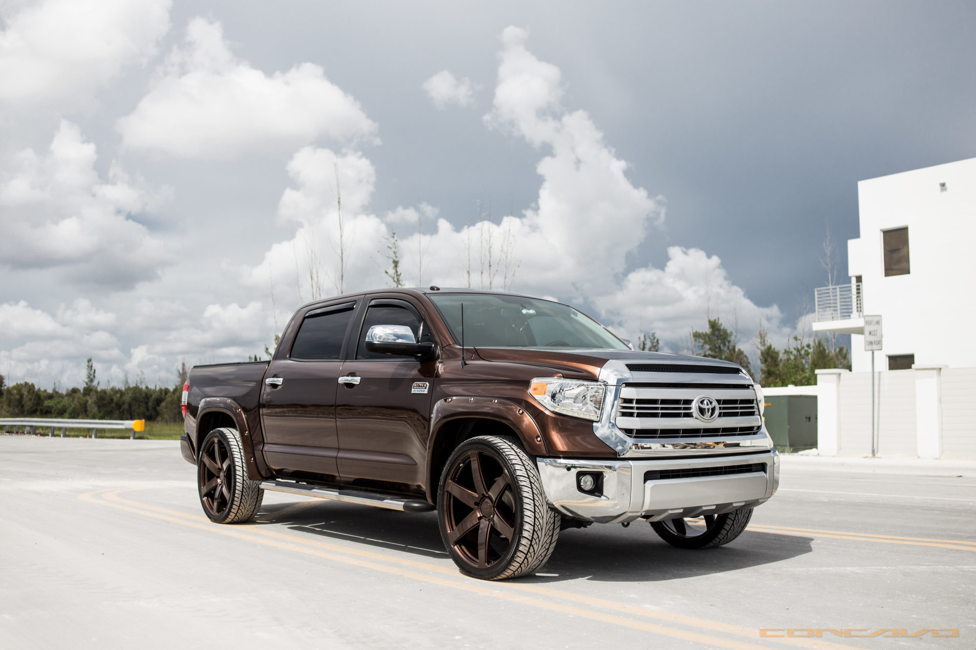 Toyota Tundra on Color Matching 26" CW-6.